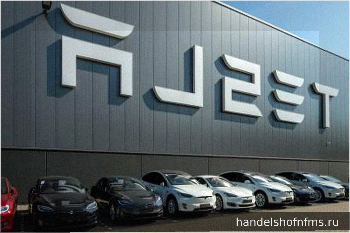 Tesla Cybercab: Испытания в Остине без Руля и Педалей
