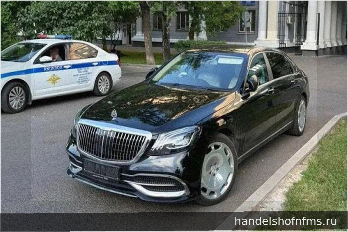 Водитель Maybach задержан в Москве за подложные номера